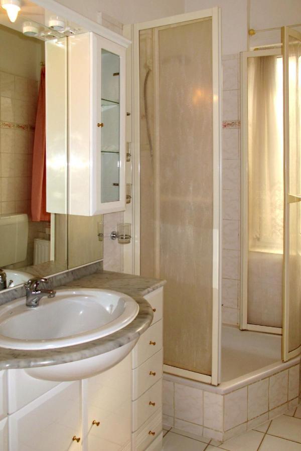 Holiday Home Alexorella Godern Exterior foto